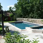 B&B Sarffy House 4*