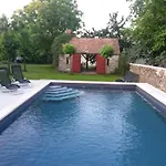 Sarffy House 4*