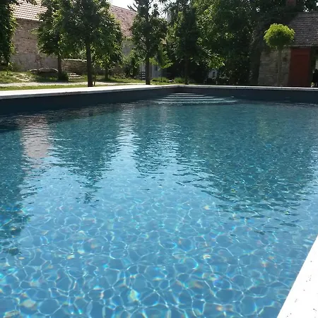 Sárffy House Alojamento de Acomodação e Pequeno-almoço 4*