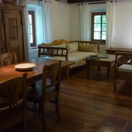 Bed and Breakfast Sarffy House 4*