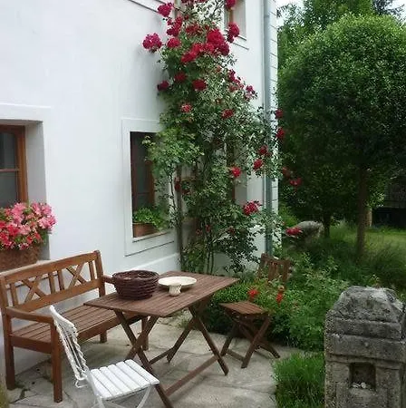 Sarffy House Dörgicse