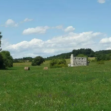 Alojamento de Acomodação e Pequeno-almoço Sárffy House 4*
