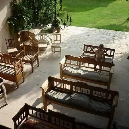 Oda ve Kahvaltı Sarffy House