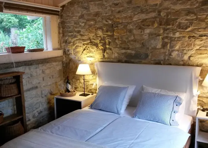 לינה וארוחת בוקר Sarffy House