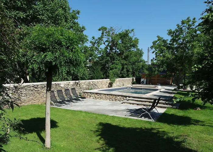 Sarffy House Dörgicse