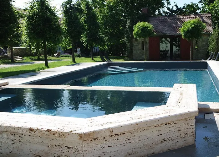 Sarffy House לינה וארוחת בוקר