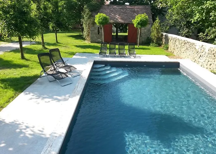 Sarffy House Dörgicse