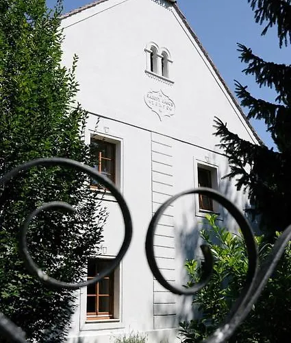 Sarffy House לינה וארוחת בוקר Dörgicse