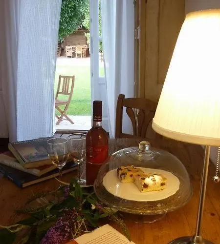 לינה וארוחת בוקר Sarffy House Dörgicse