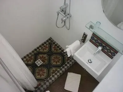 Sarffy House לינה וארוחת בוקר 4*