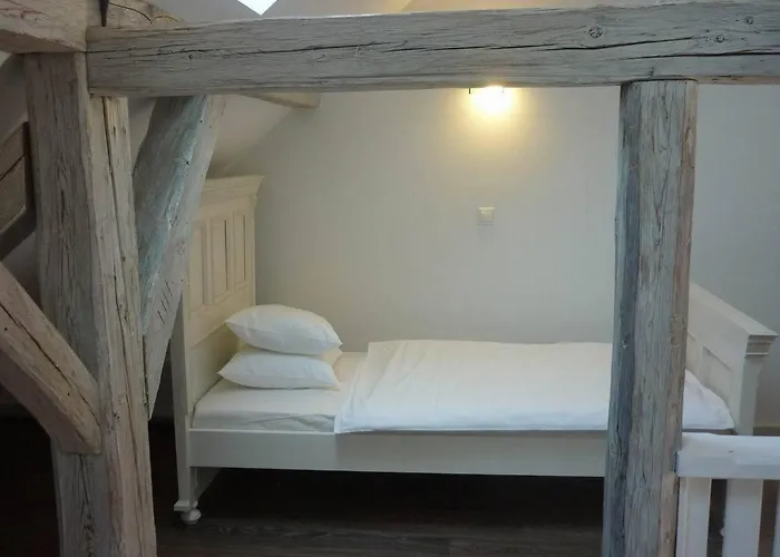 Sarffy House לינה וארוחת בוקר 4*