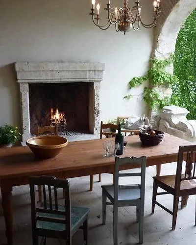 Sarffy House לינה וארוחת בוקר 4*