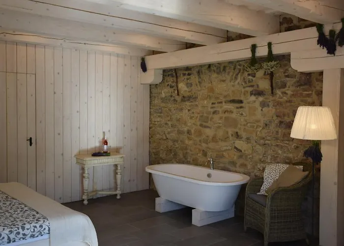 Sarffy House Dörgicse