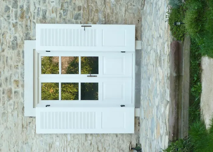 Sarffy House Dörgicse